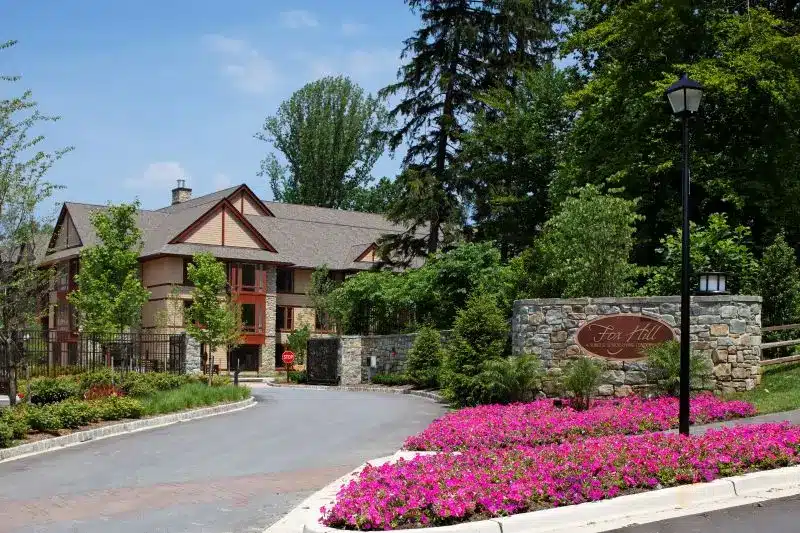 Resources & Events 4 Why Spring Is the Best Time to Explore Senior Living
