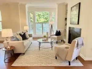 Living area in condo 556